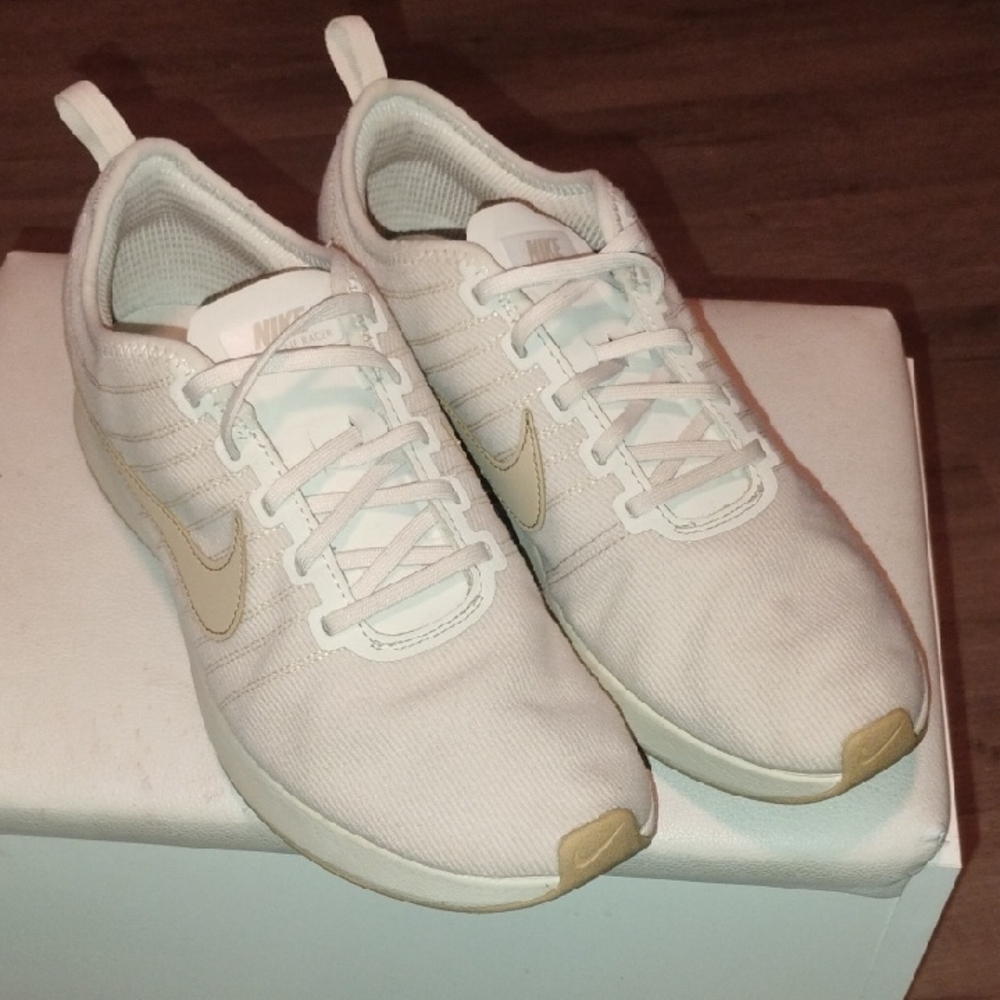 Nike Women's Dualtone Racer Cream and Tan Sneakers